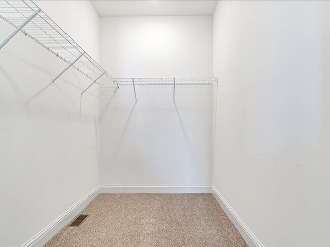 Building Photo - 3334 Simeon Bunker St