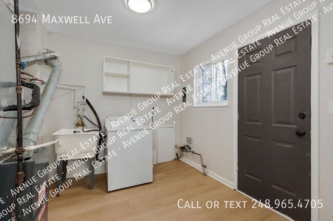 Building Photo - 8694 Maxwell Ave