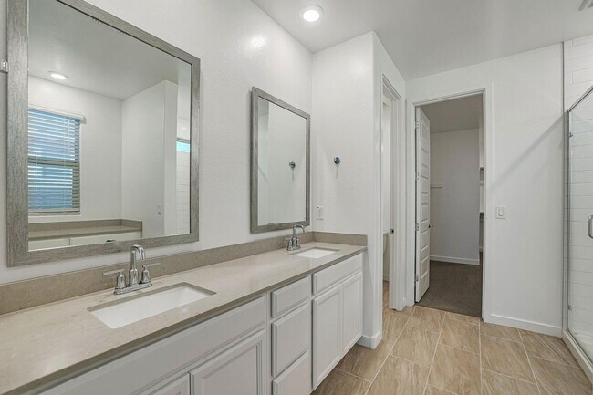 Building Photo - 12881 N 145th Dr