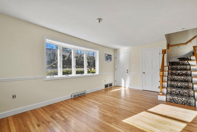 Building Photo - 72 Cambridge Rd