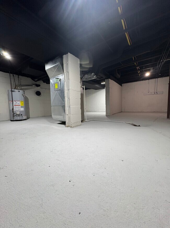 Building Photo - 412 Emerick St