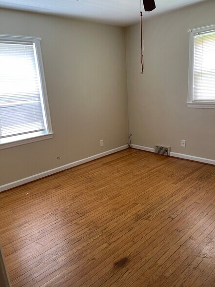 Building Photo - 2609 Taylorsville Rd