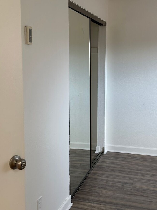 Building Photo - 7434 Mesa College Dr