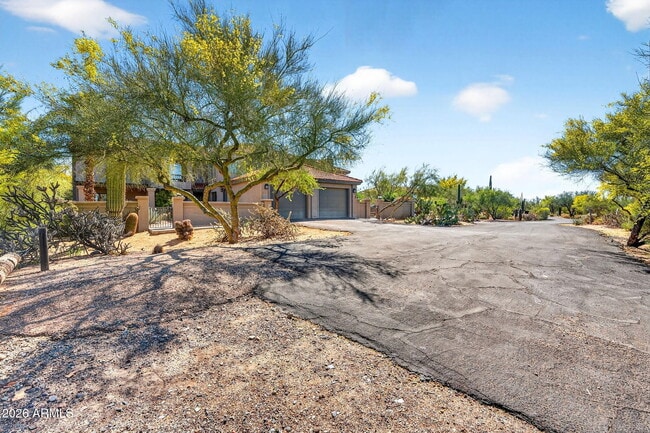 Building Photo - 7220 E Mary Sharon Dr
