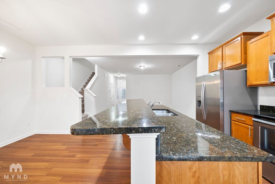 Building Photo - 1038 Grand Ridge Dr