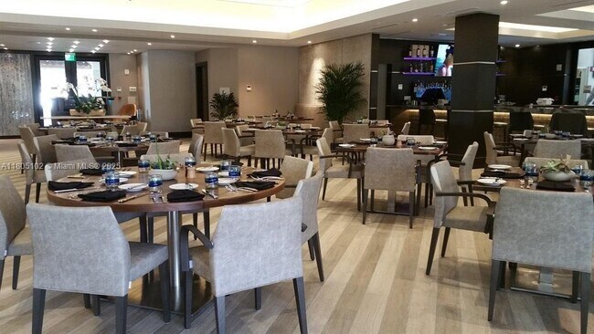 Building Photo - 1000 W Island Blvd