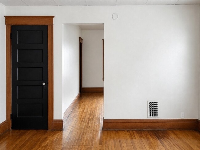 Building Photo - 52 Winterroth St
