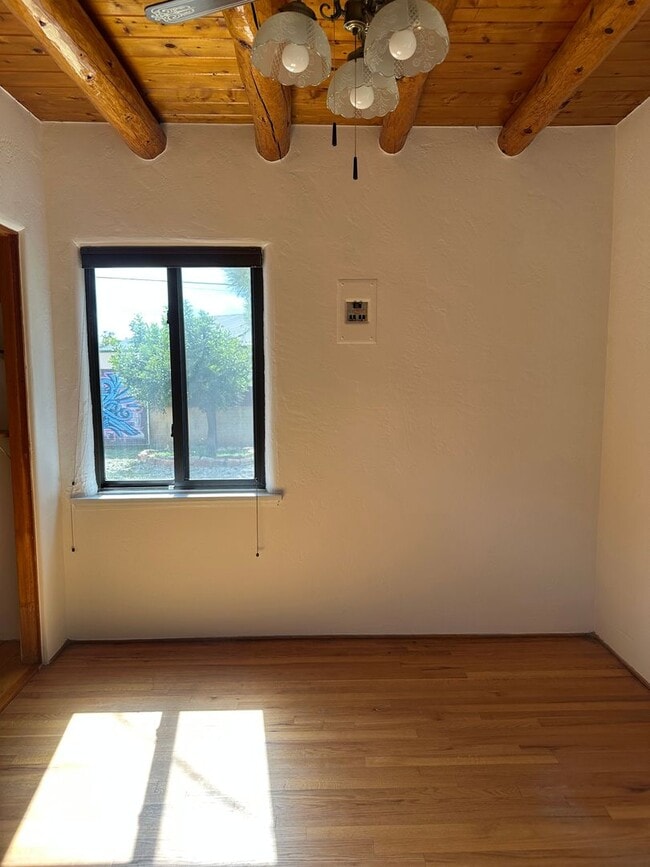 Building Photo - 1361 Santa Rosa Dr