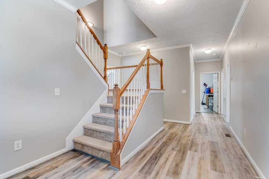 Building Photo - 113 Gladys Ln