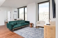 Building Photo - 212 Stuart St