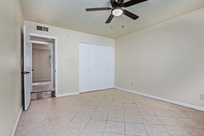 Building Photo - 4 Bedroom 2 Bathroom with Arizona Room in Tempe