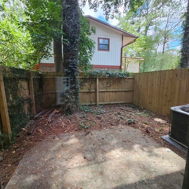 Building Photo - 3701 Donovan Dr