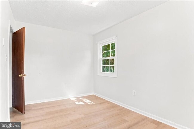 Building Photo - 102 Linwood Ct