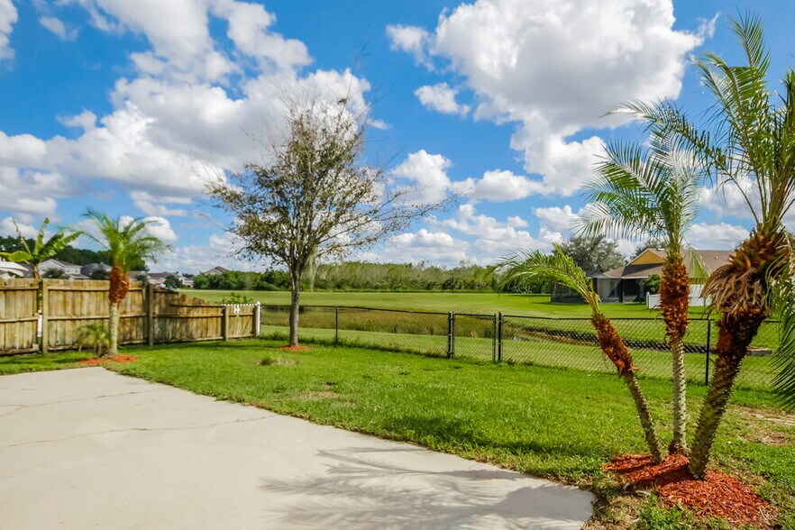 Building Photo - 12614 Montford Ln