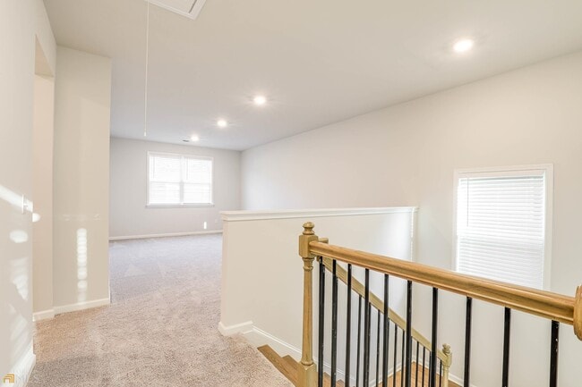 Building Photo - 360 Caledonia Ct