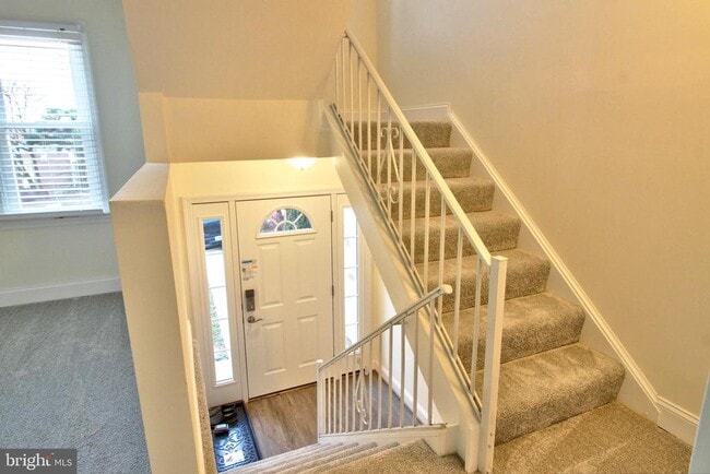 Building Photo - 87 Meadowlark Ave