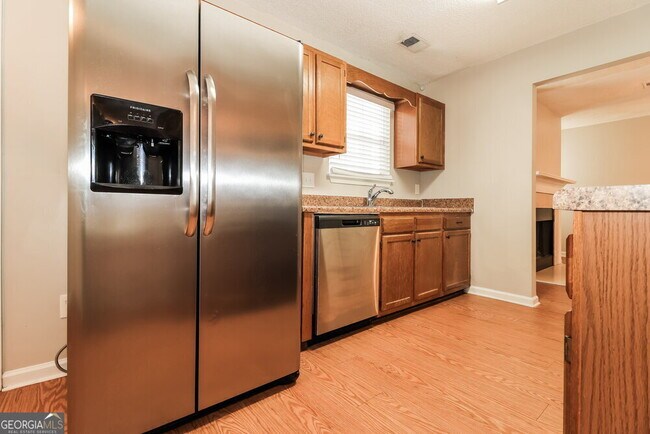 Building Photo - 4667 Whitesand Way NW
