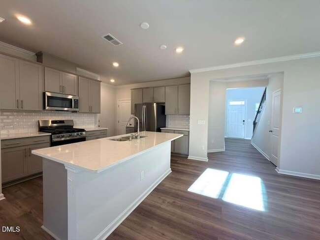 Building Photo - 2008 English Saddle Ln