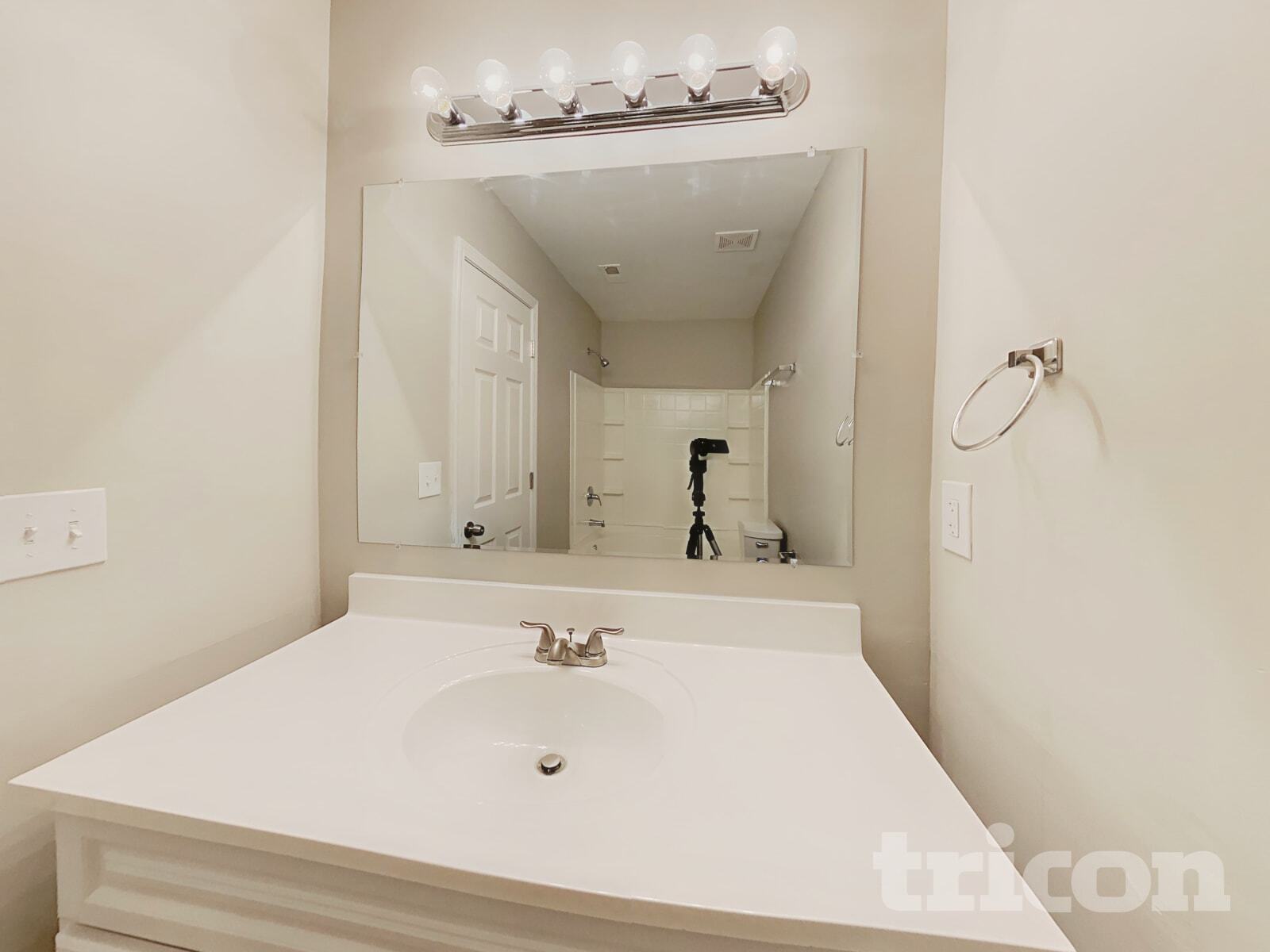 Building Photo - 544 Stillgreen Ln