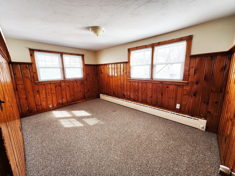 Knotty pine 4th bedroom or office - 216 5th St