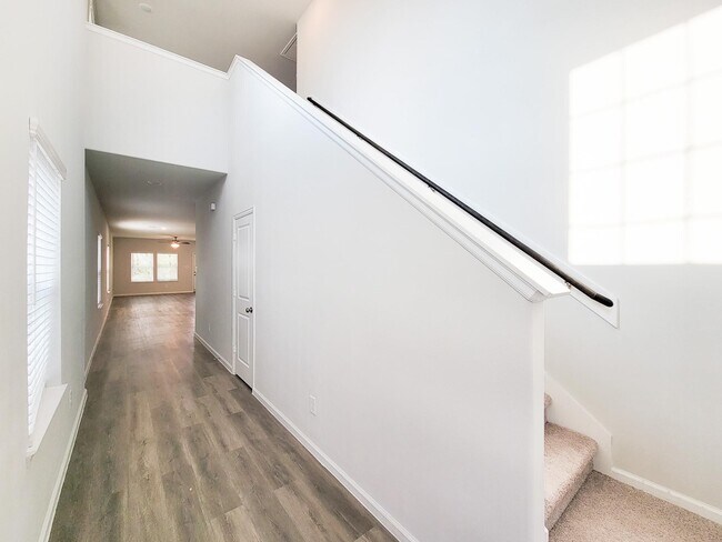 Building Photo - 94 Valiant Ridge Trail