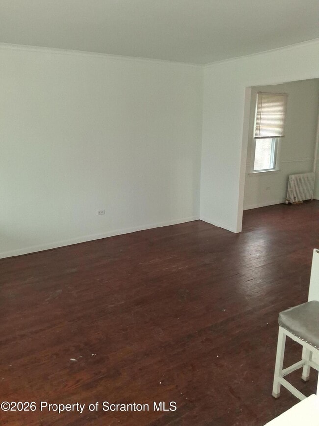 Building Photo - 907 E Drinker St