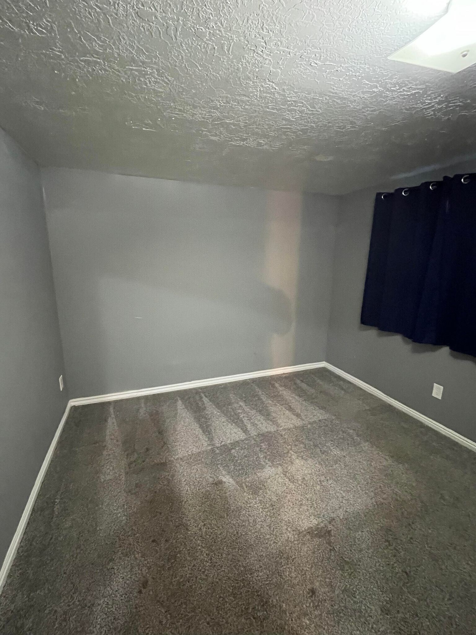 Building Photo - 280 N Silver Star Dr