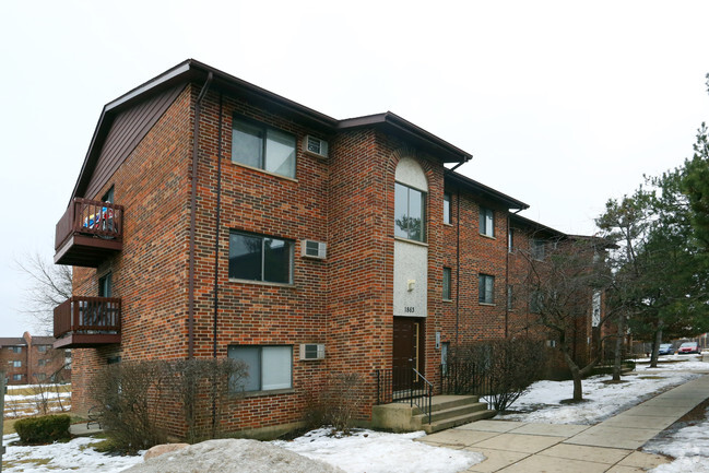 Primary Photo - Baldwin Greens Apartments