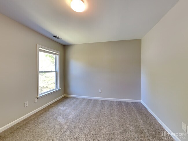 Building Photo - 3124 Delacorte Dr