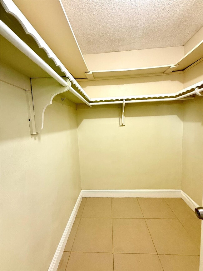 Building Photo - 4190 NW 45th St