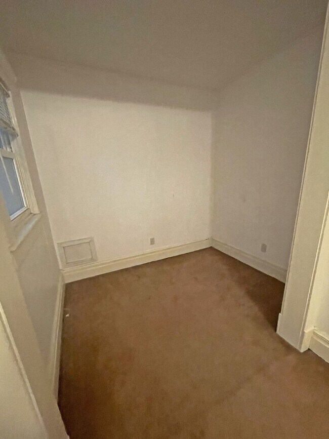 Building Photo - 1220 Prospect St