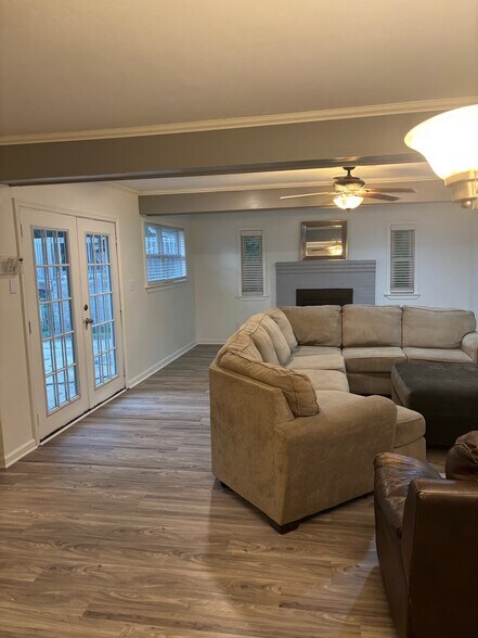 Building Photo - 4840 Brandywine Dr