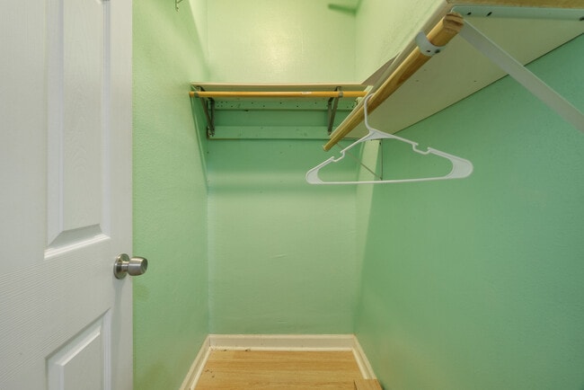 Building Photo - 3216 Marne Ave