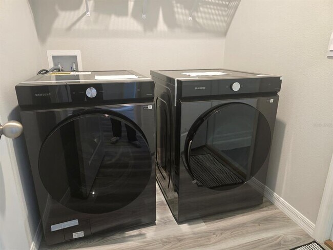 Building Photo - 6779 Flint Crk Dr