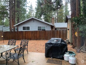 Building Photo - Cozy Cabin in the Woods