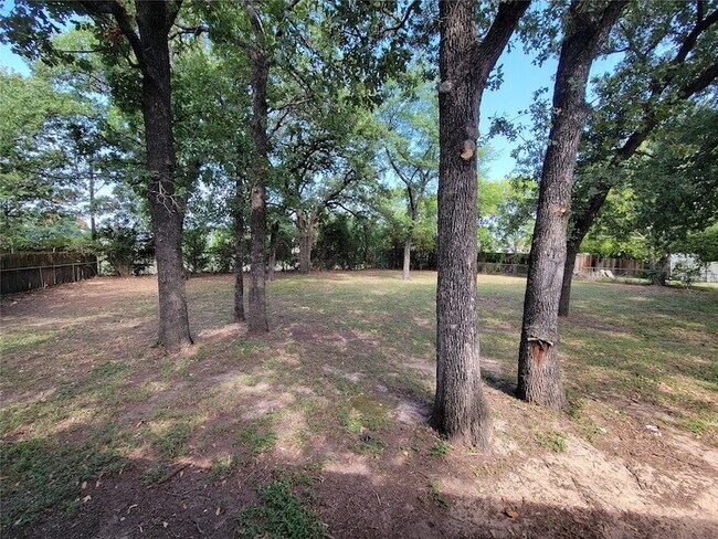 Building Photo - 11117 Erich Dr