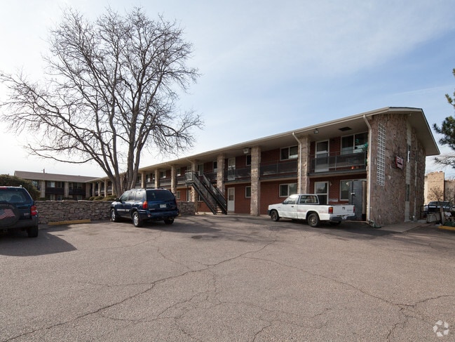 Exterior - Fenton Garden Apartments