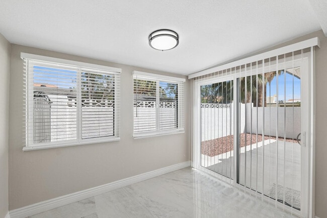 Building Photo - 7826 E Heatherbrae Ave