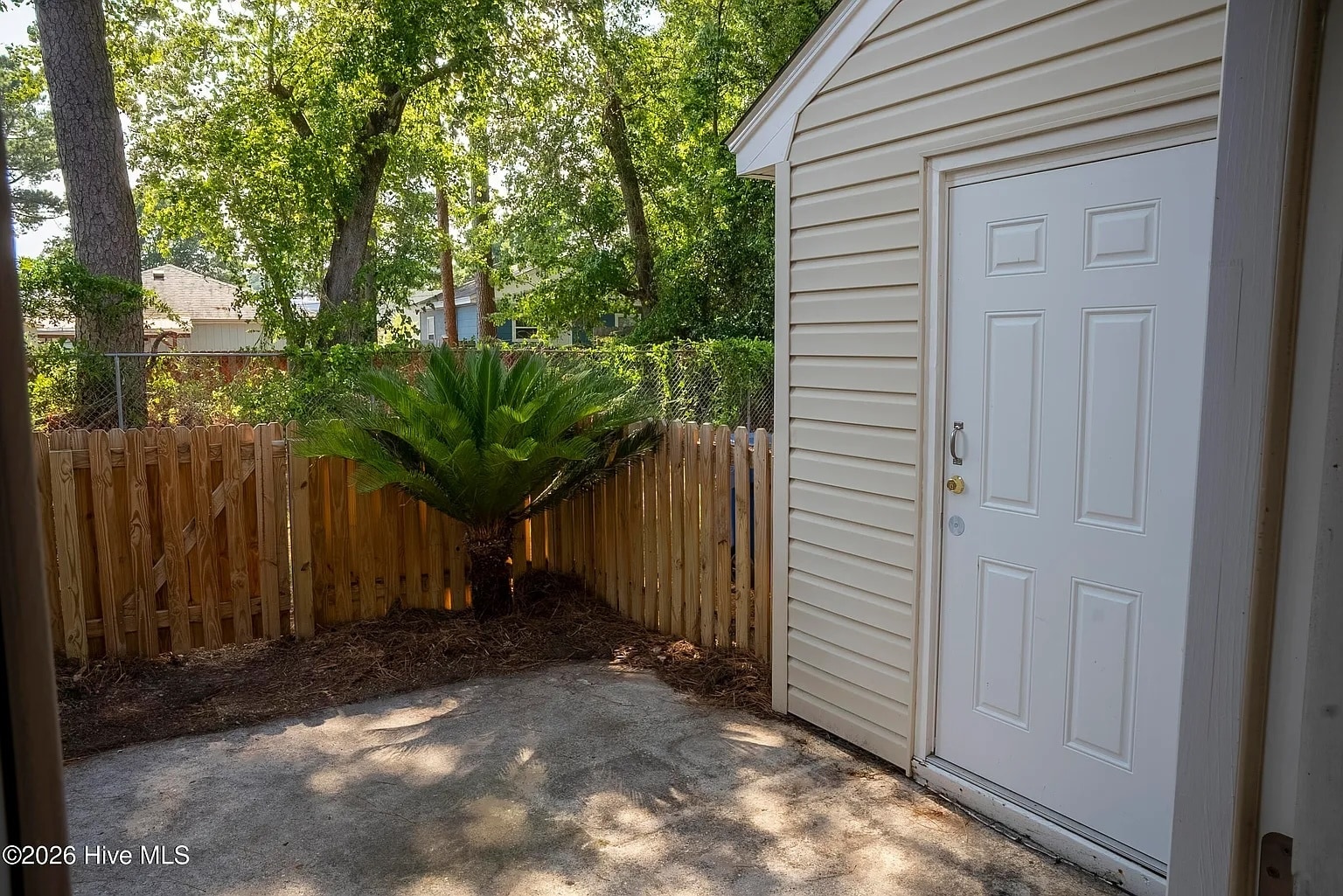 Building Photo - 137 Lullwater Dr