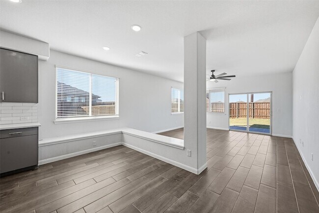 Building Photo - 804 Saratoga Rd