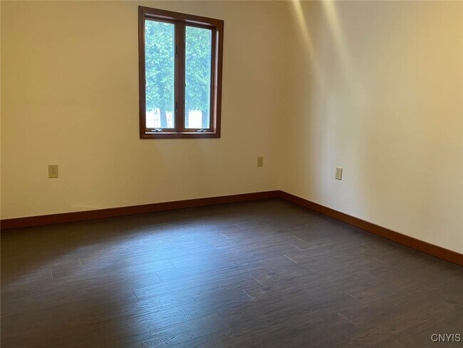 Building Photo - 41 Peat Bed Rd