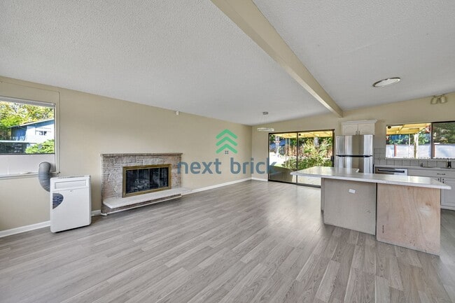 Building Photo - Beautiful home with 4 beds, 2 baths for rent