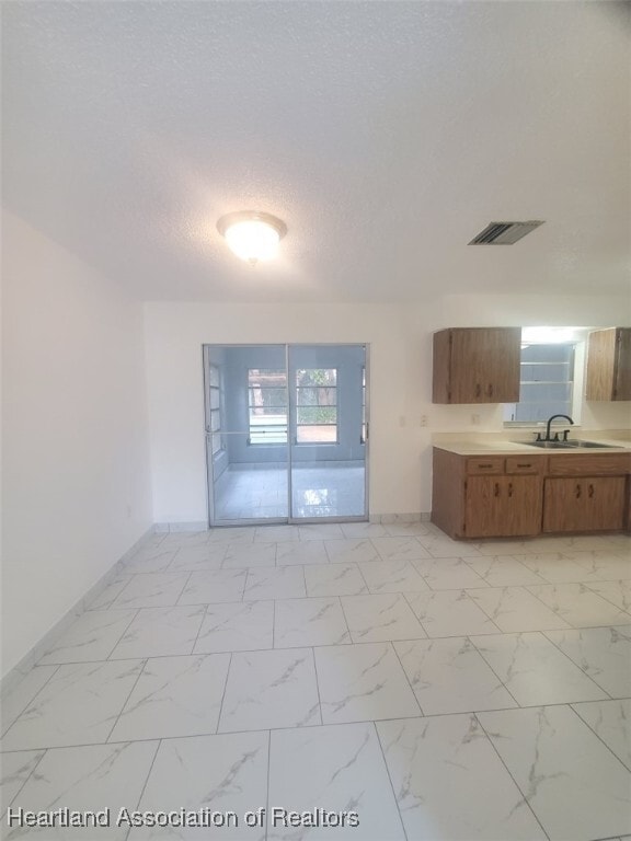 Building Photo - 3526 King Dr