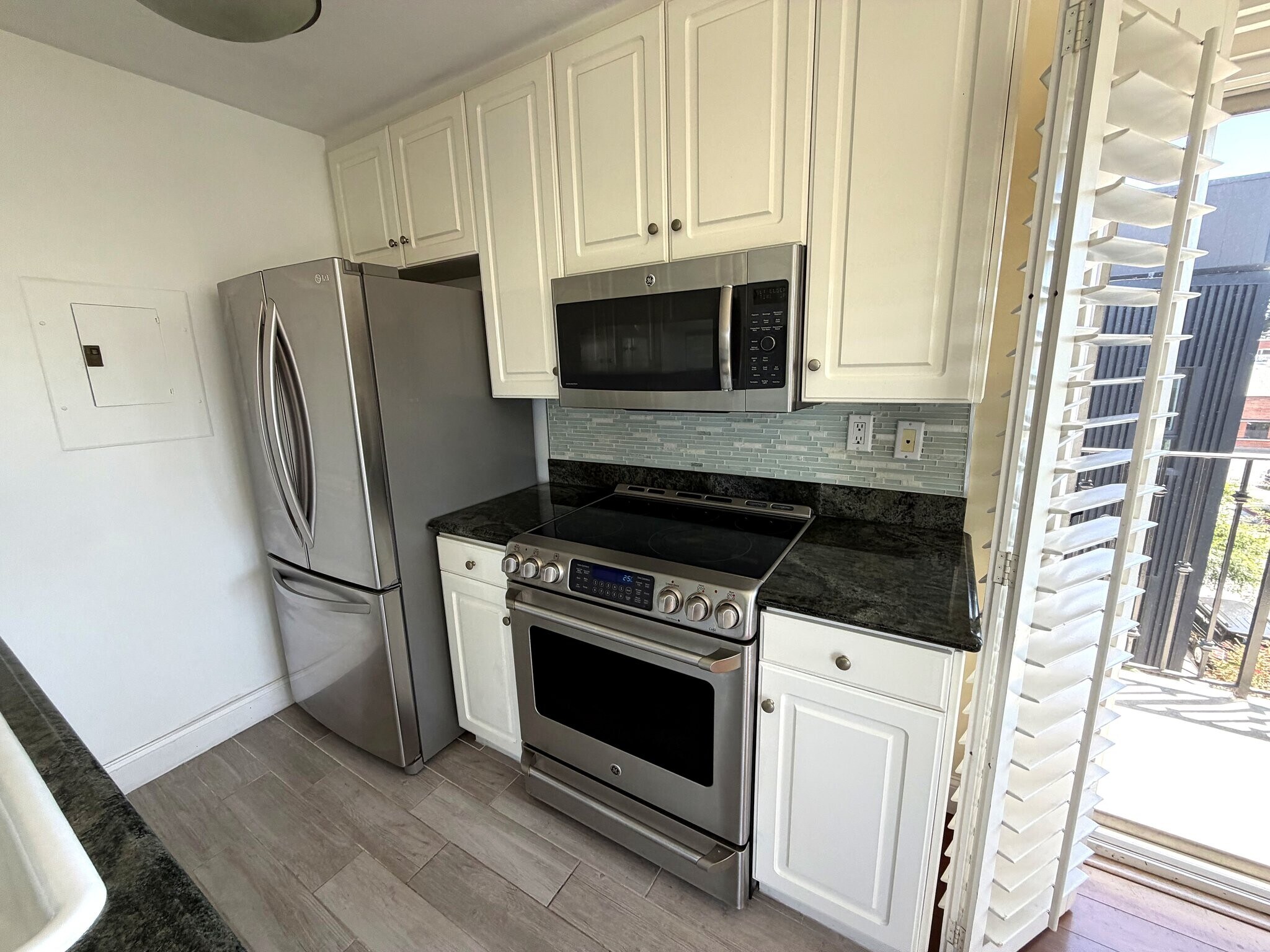 Building Photo - 2308 Schader Dr