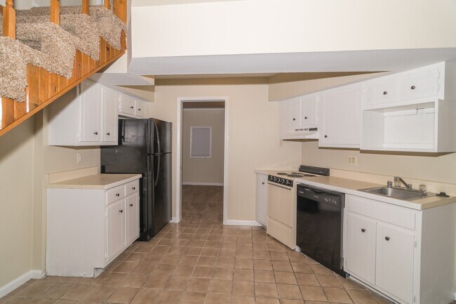 Building Photo - 2519 Forest Home Rd