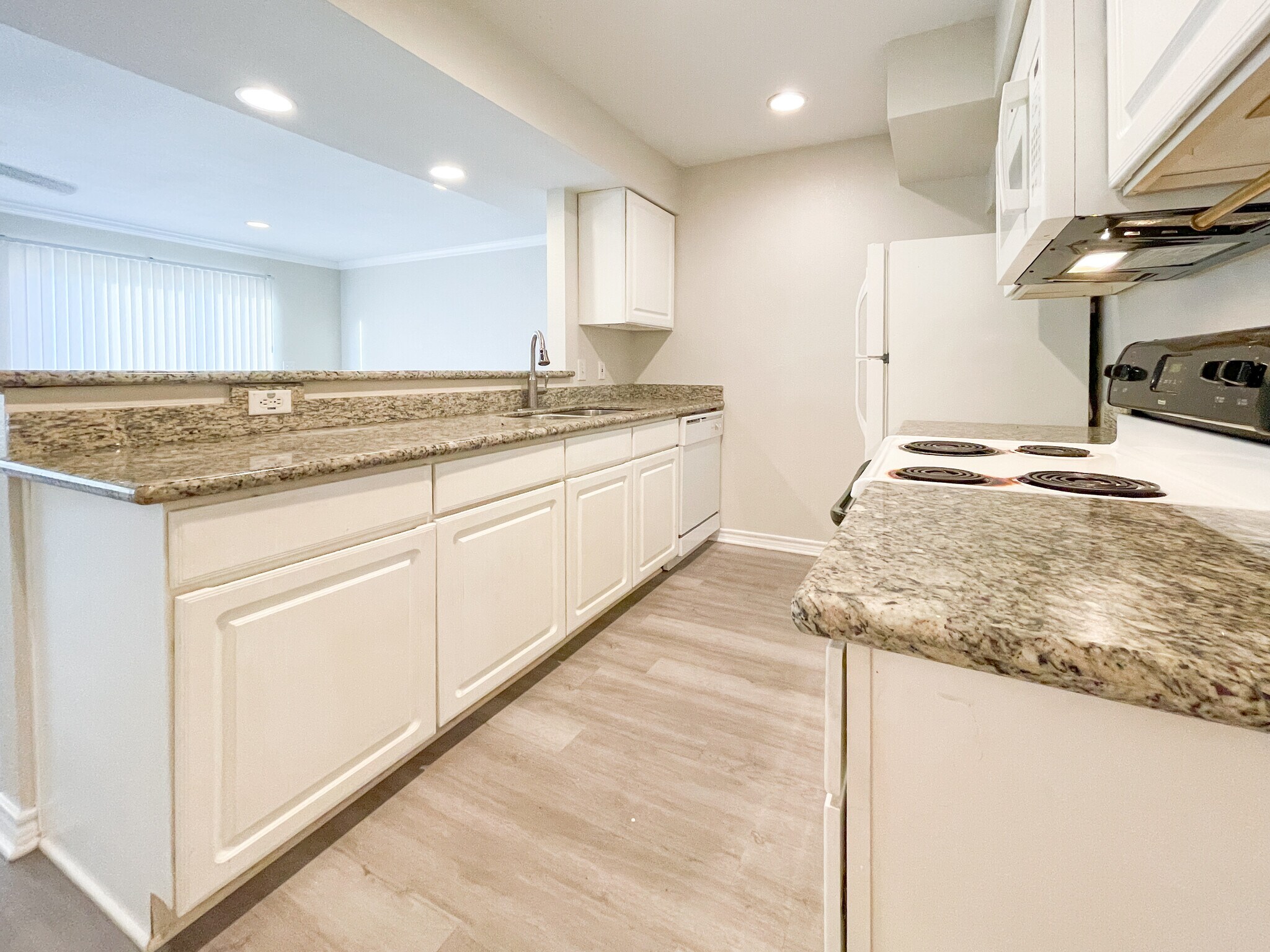 Building Photo - 309 Gurley Ln