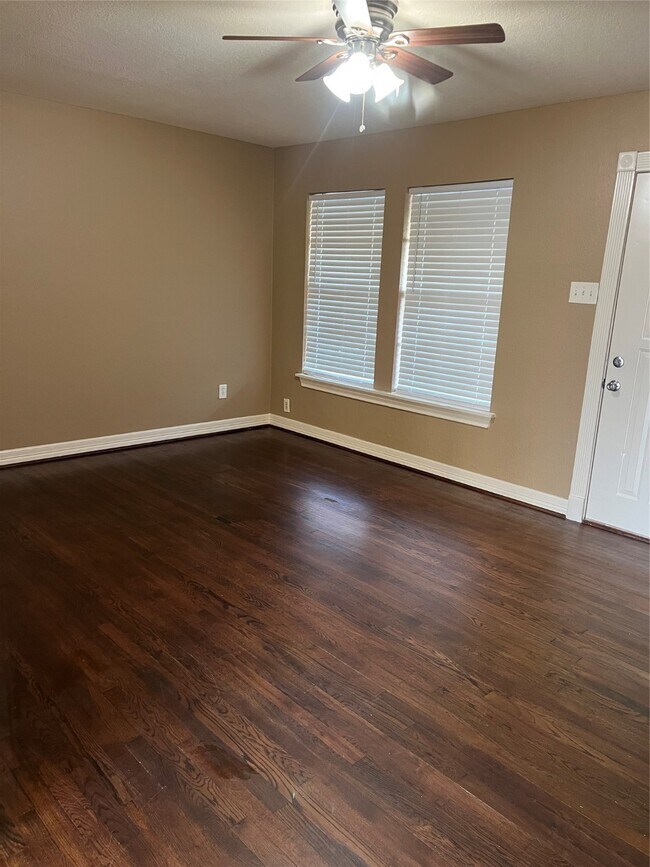 Building Photo - 230 Burress St