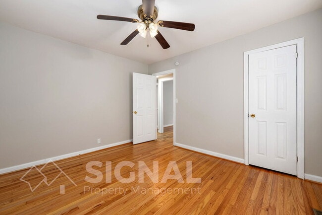 Building Photo - 1052 Apple St