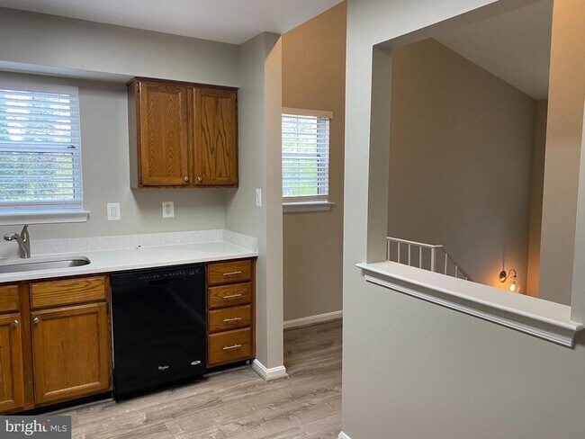 Building Photo - 9949 Grapewood Ct