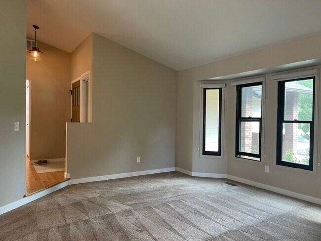 Building Photo - 4579 N Wisteria Pl